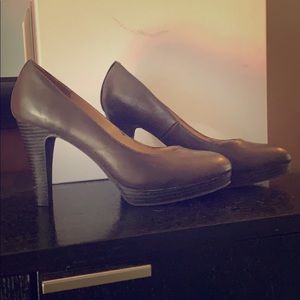 Unlisted brown heels